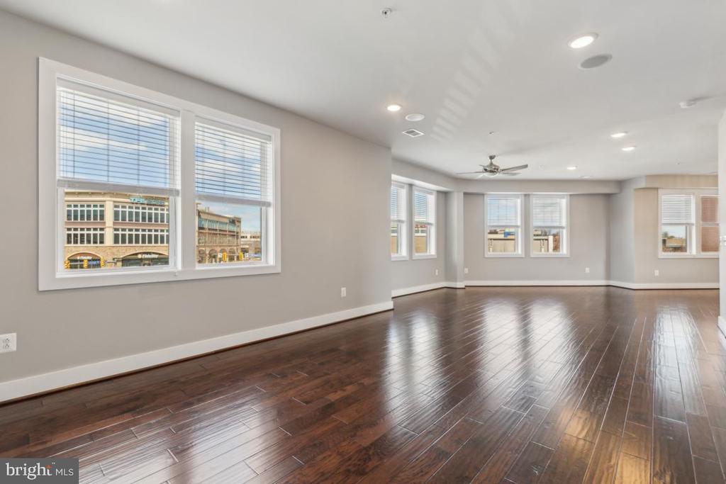 44738 TIVERTON SQ