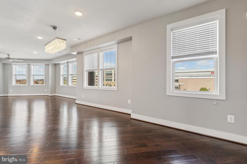 44738 TIVERTON SQ