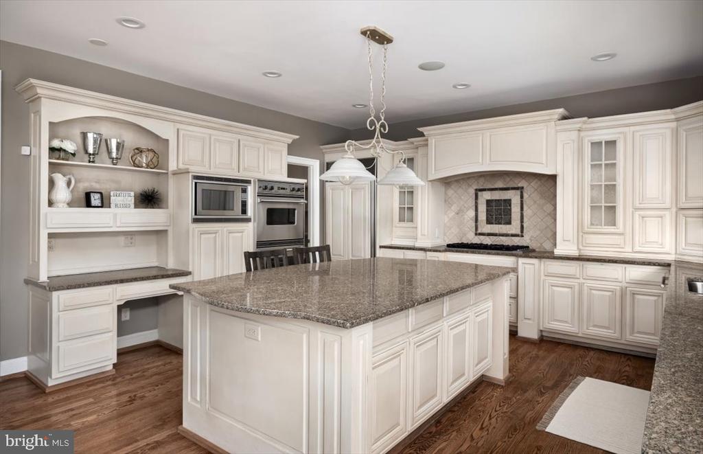 20988 Nightshade Pl