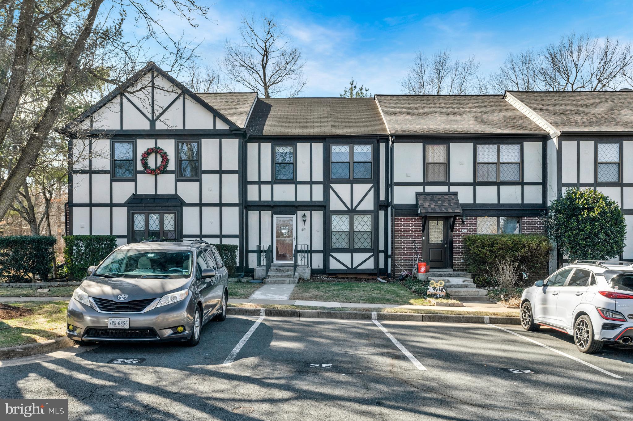 295 Chelmsford Ct