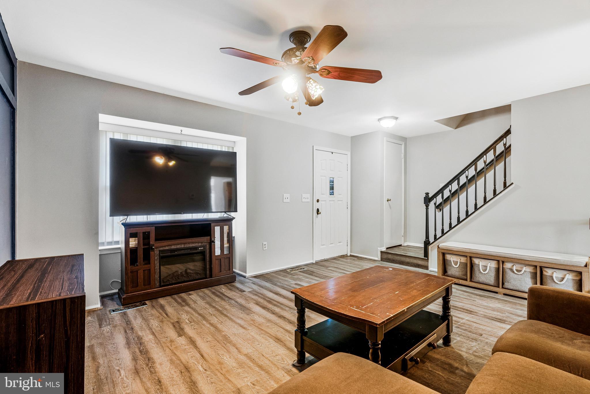 295 Chelmsford Ct