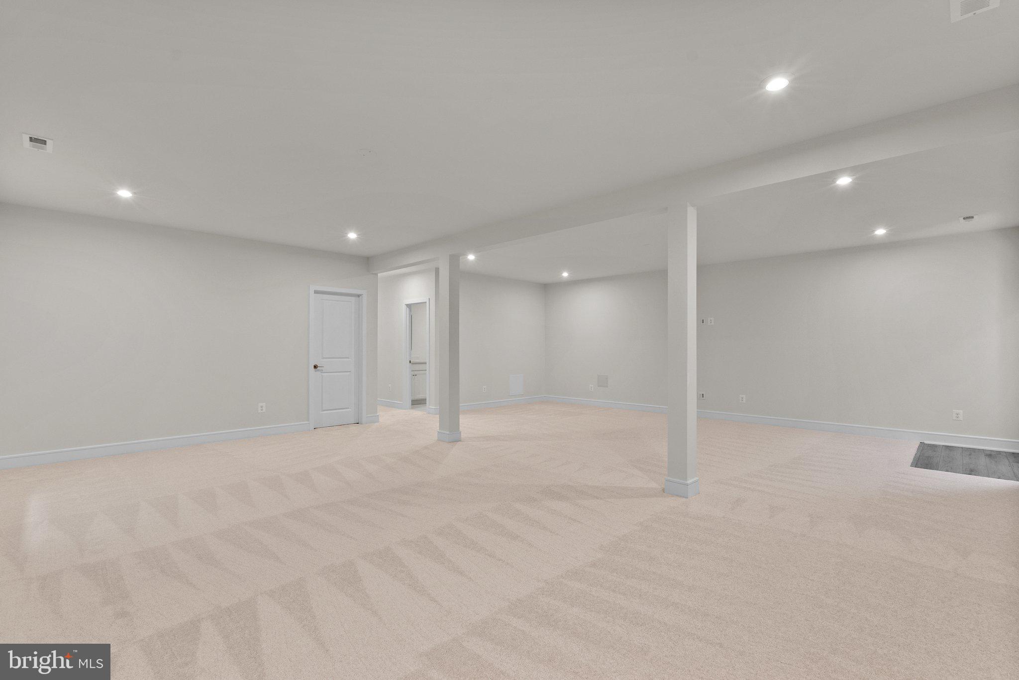 43290 Greeley Sq