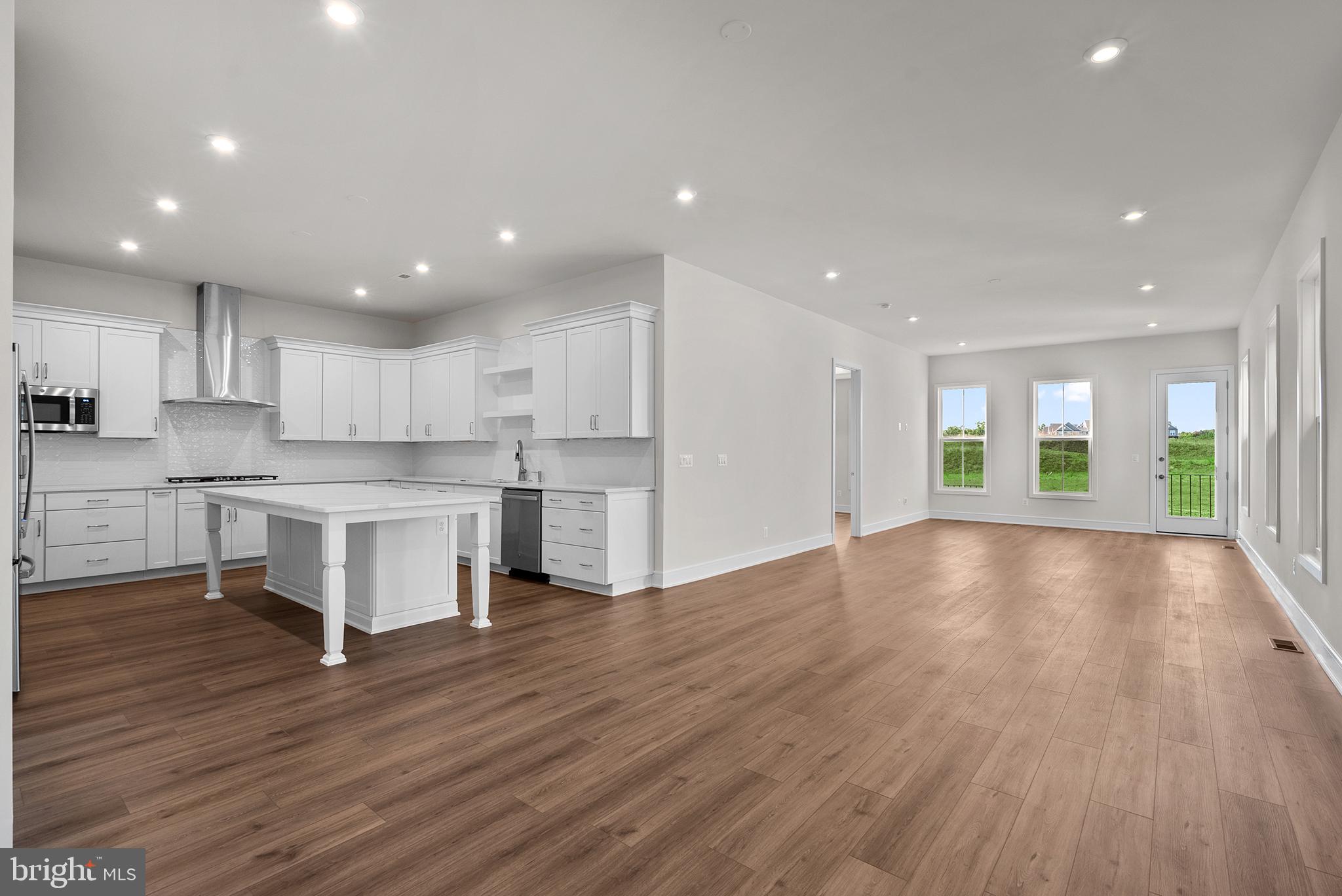43290 Greeley Sq