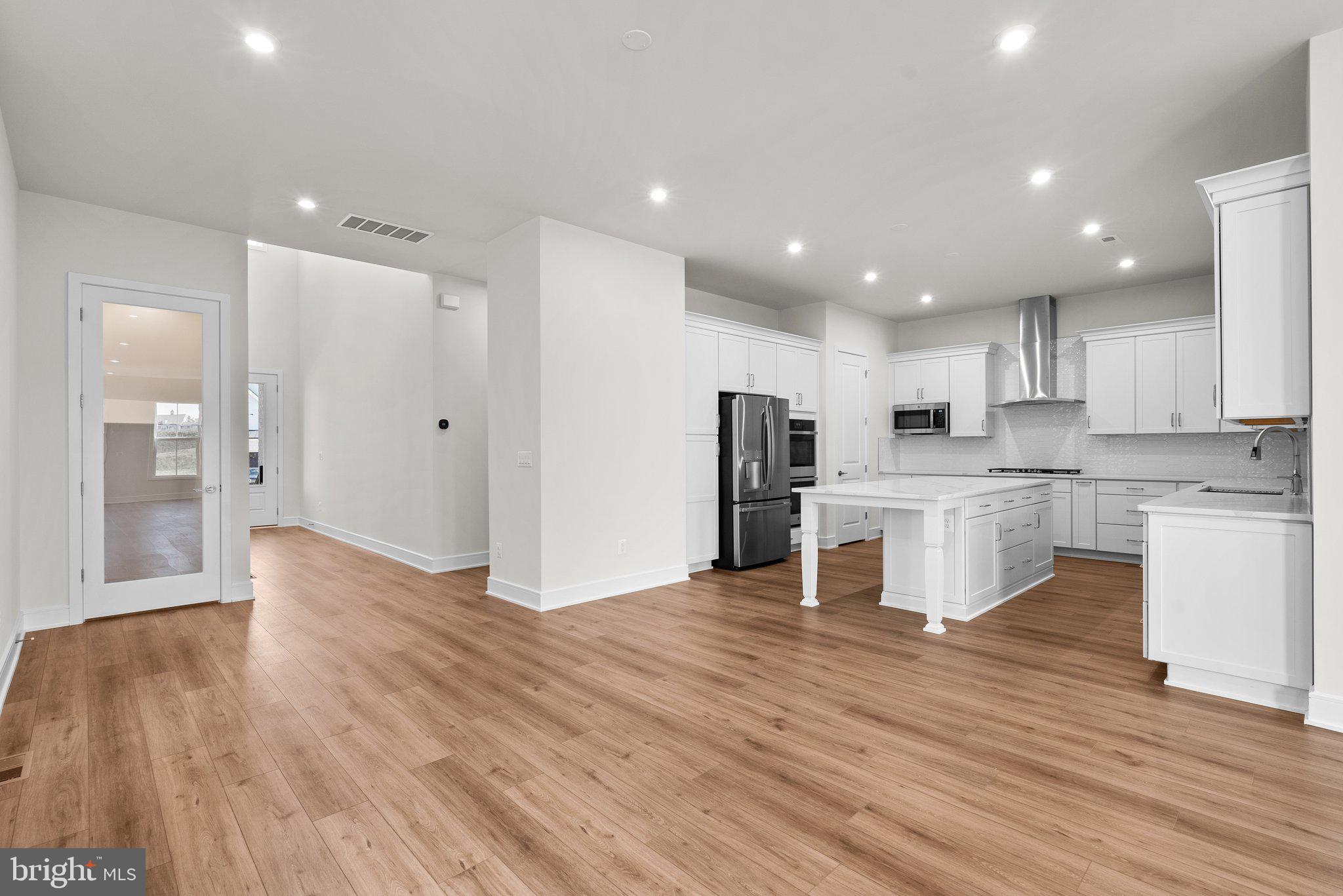 43290 Greeley Sq