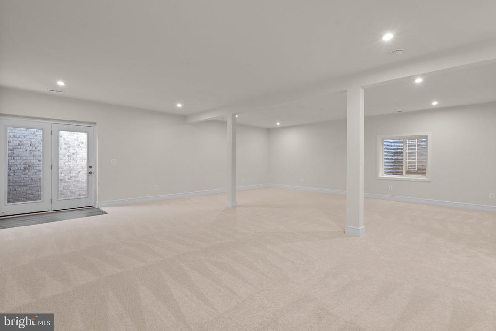 43290 Greeley Sq
