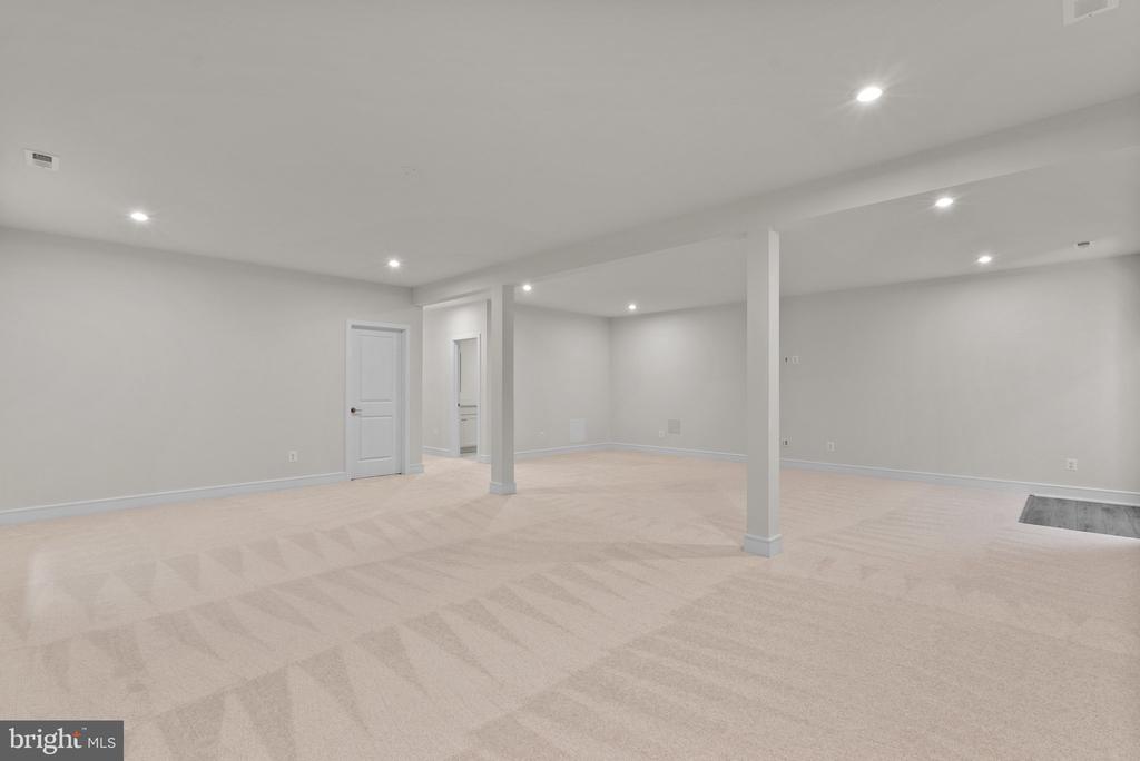 43290 Greeley Sq