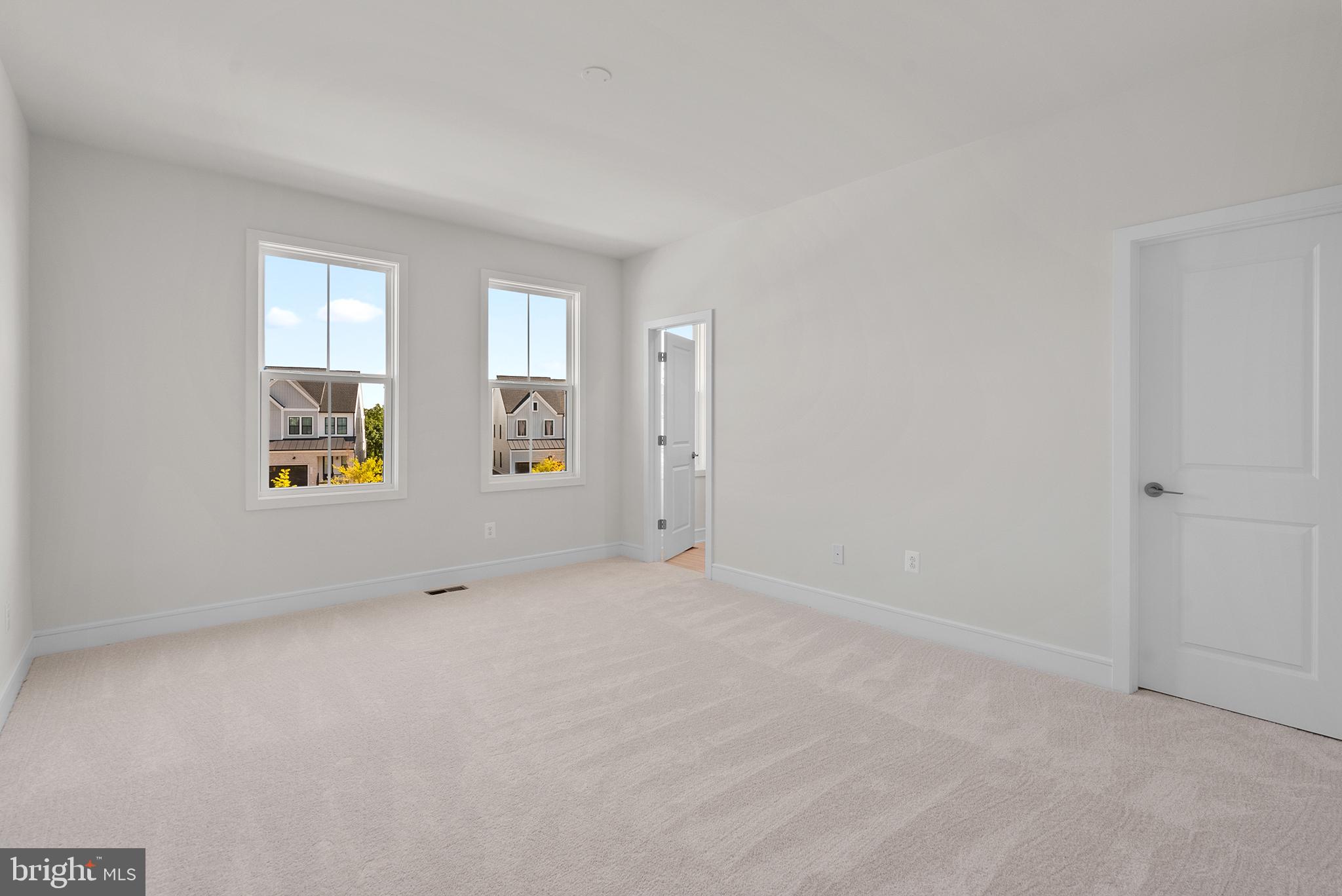 43290 Greeley Sq