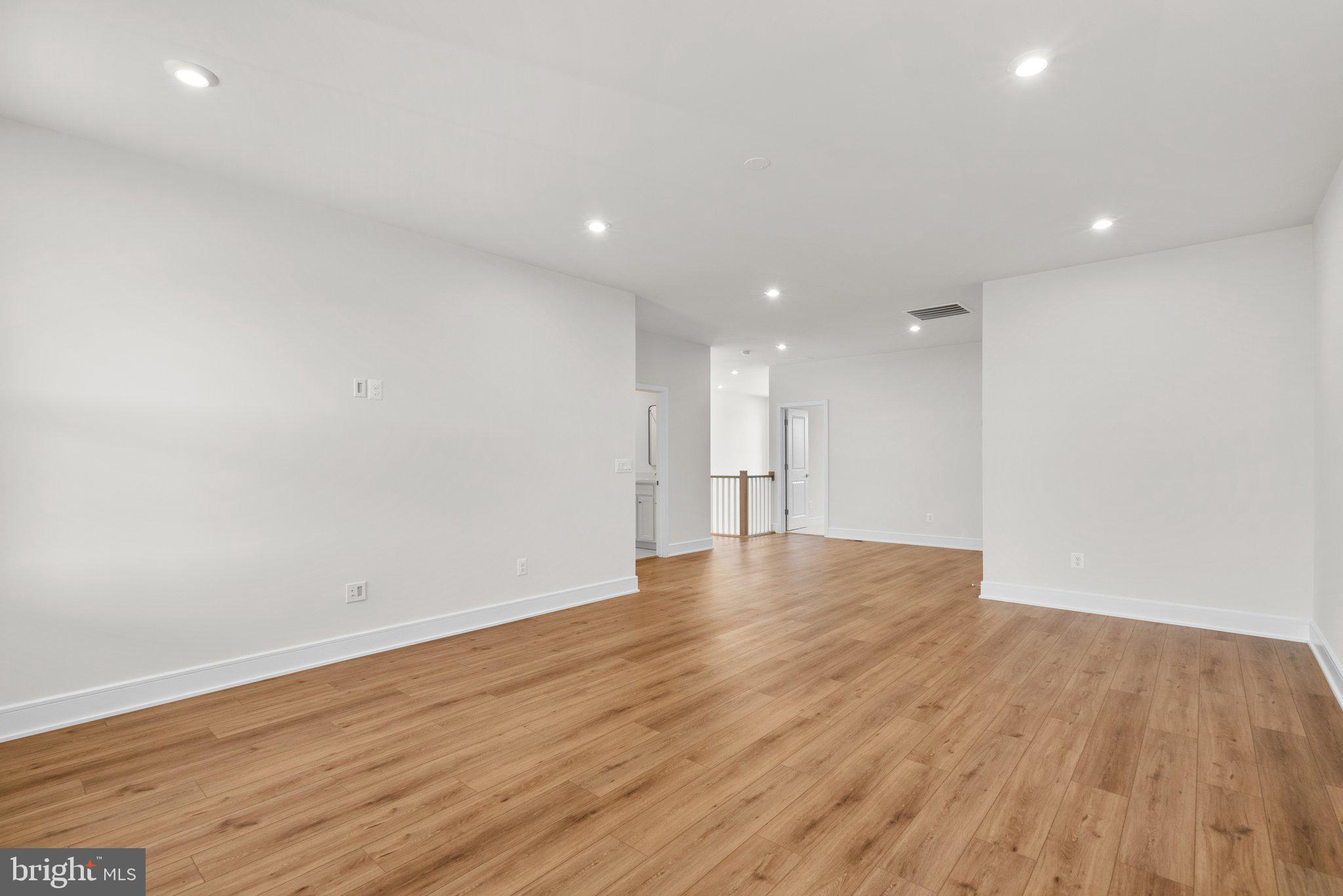 43290 Greeley Sq