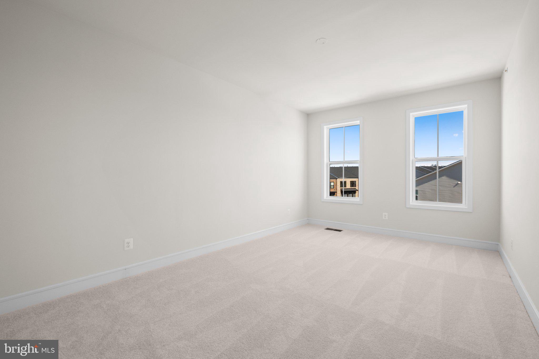 43328 Farringdon Sq