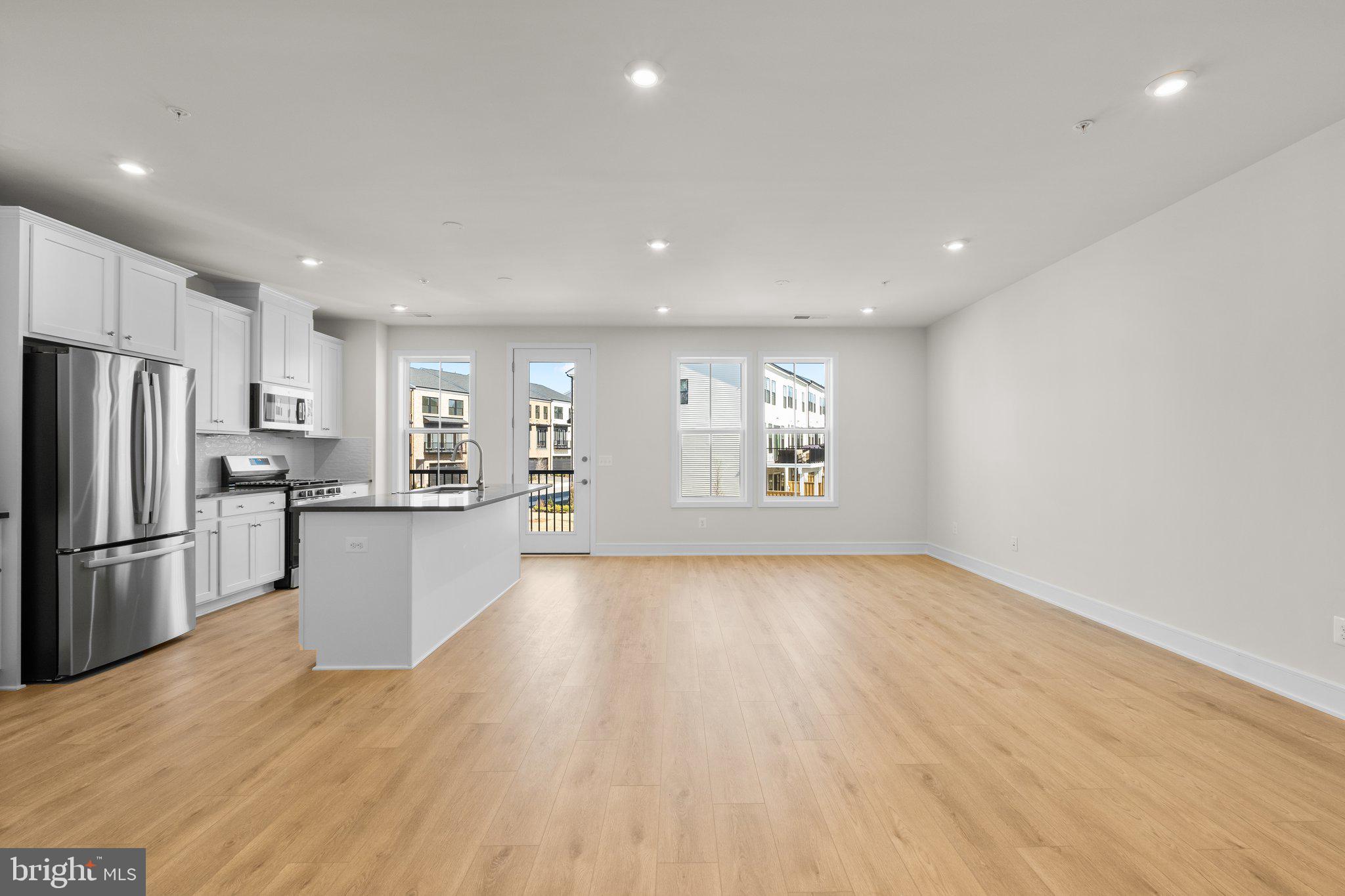 43328 Farringdon Sq