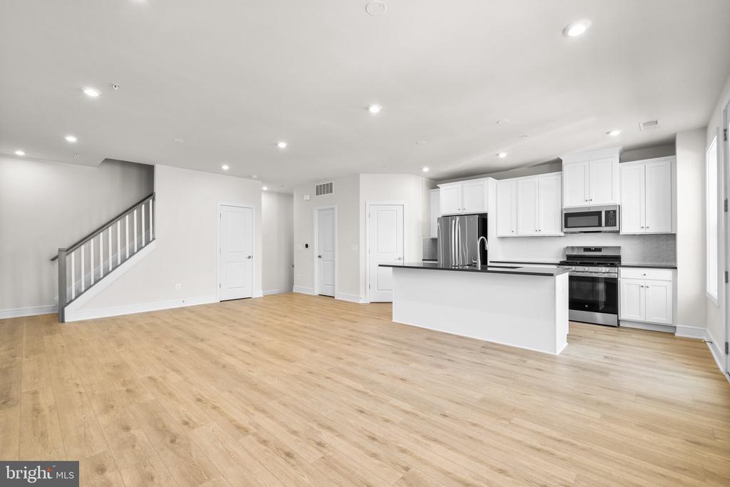 43328 Farringdon Sq