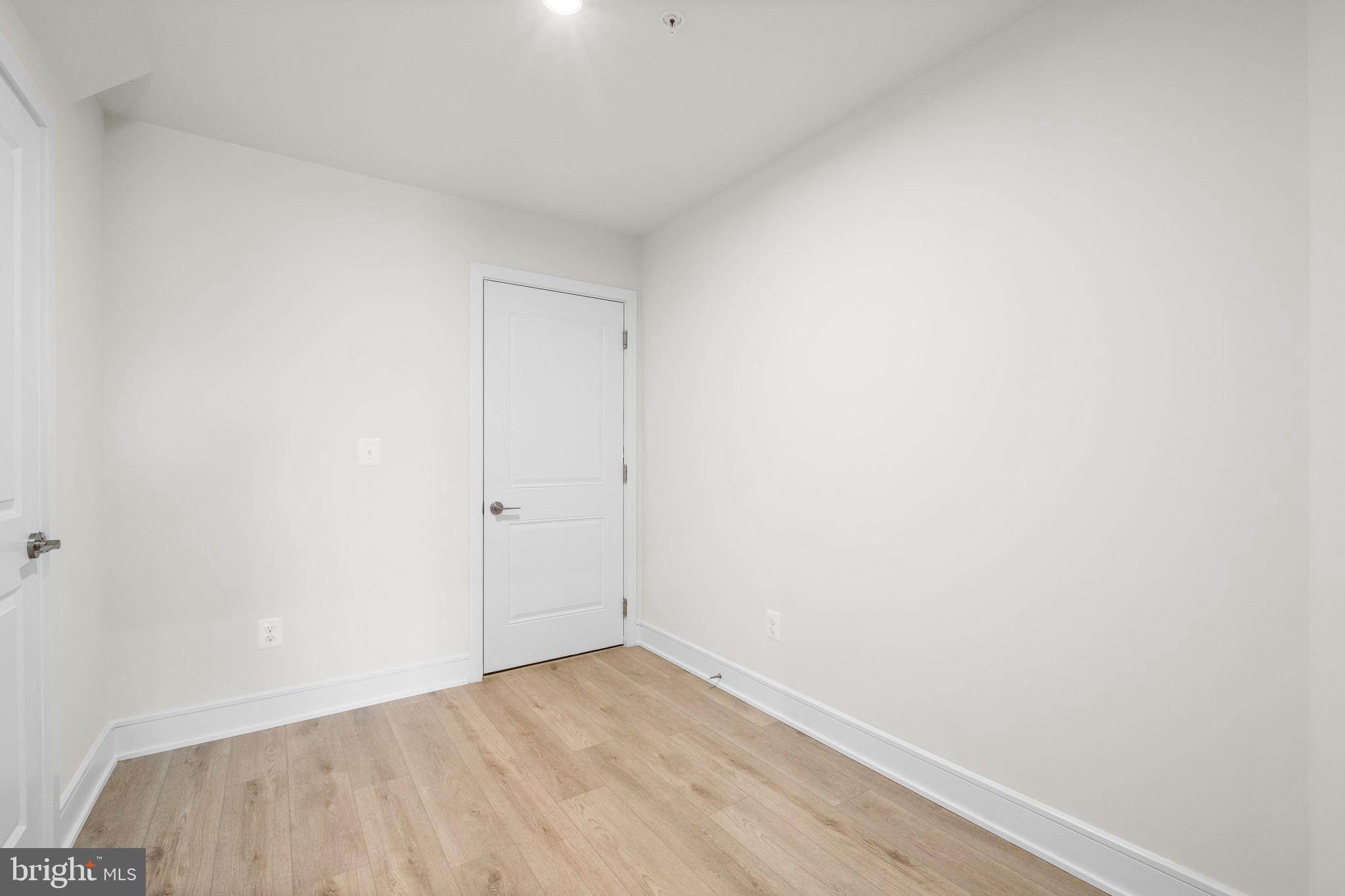 43328 Farringdon Sq