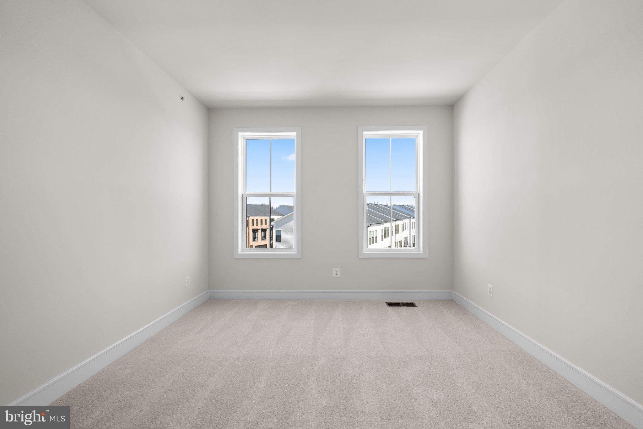 43328 Farringdon Sq