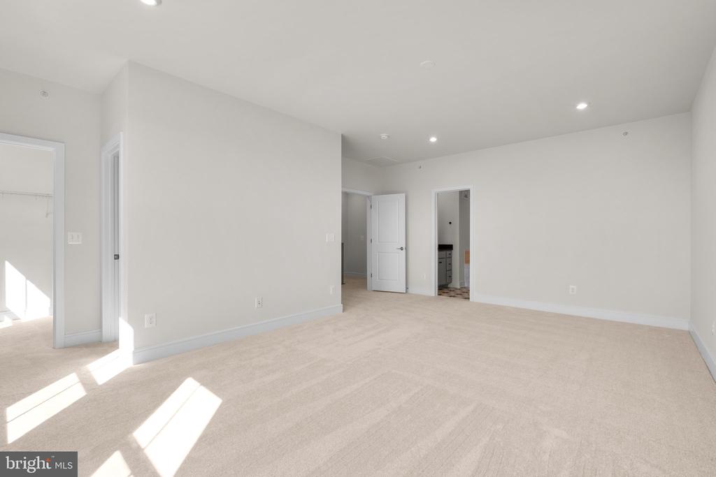 43324 Farringdon Sq