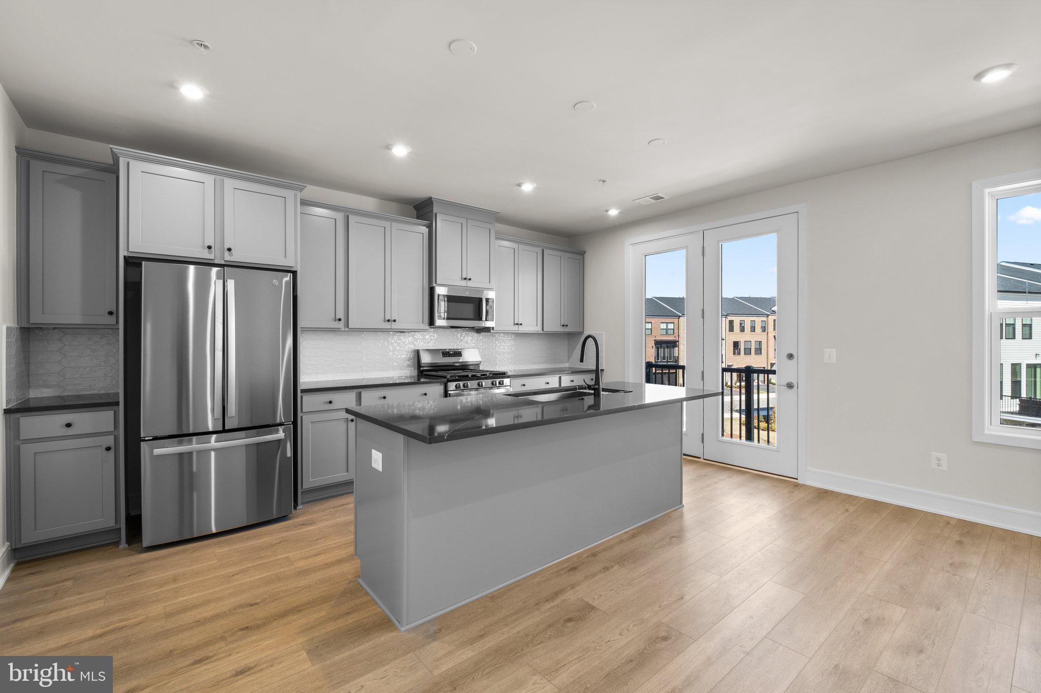 43324 Farringdon Sq