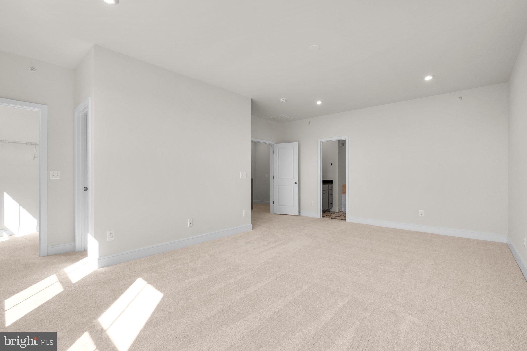43324 Farringdon Sq