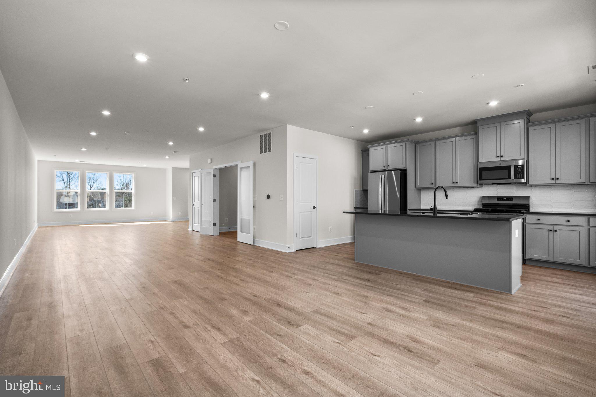 43324 Farringdon Sq