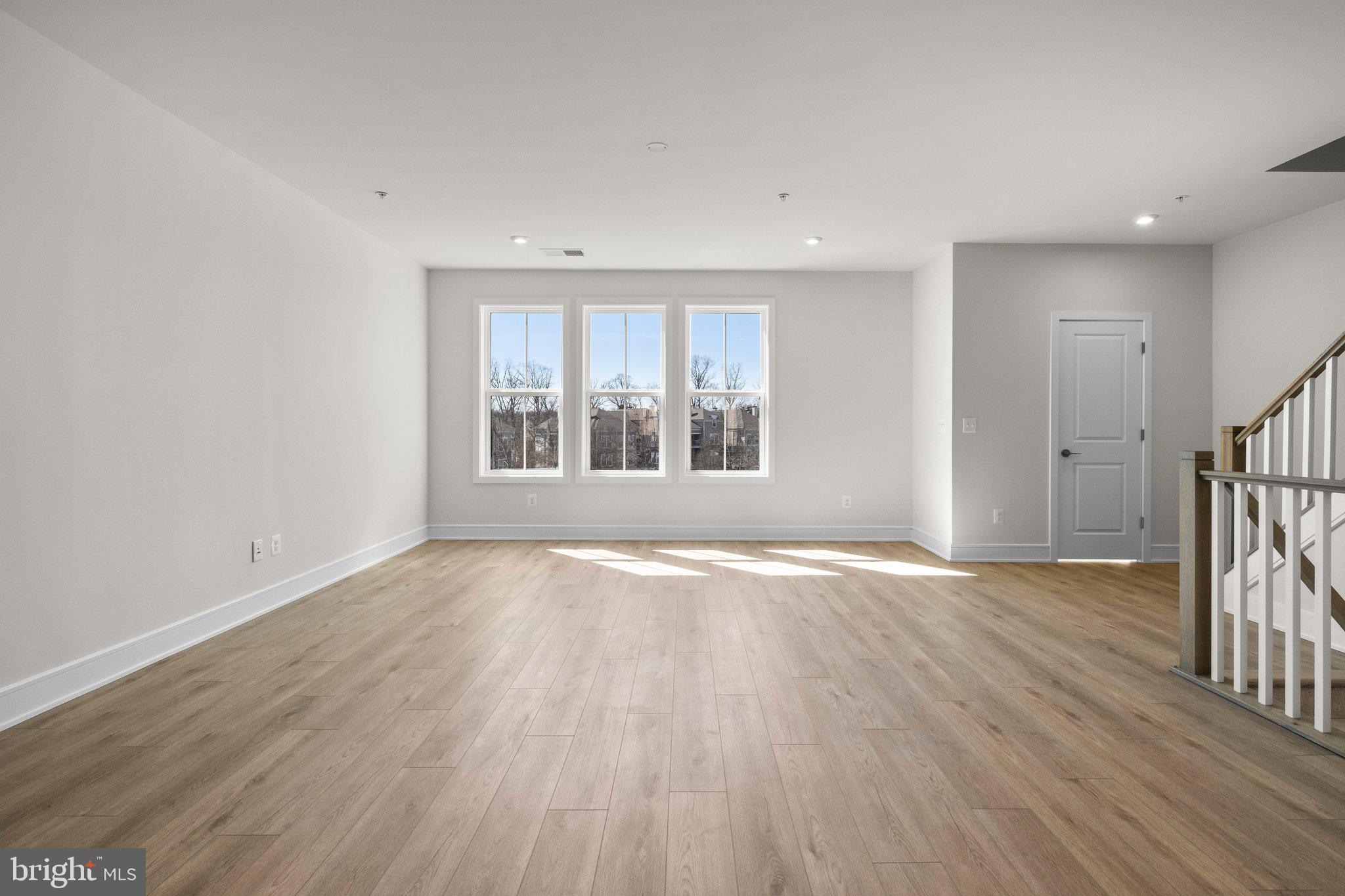 43324 Farringdon Sq