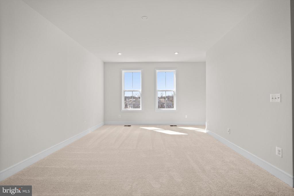 43324 Farringdon Sq