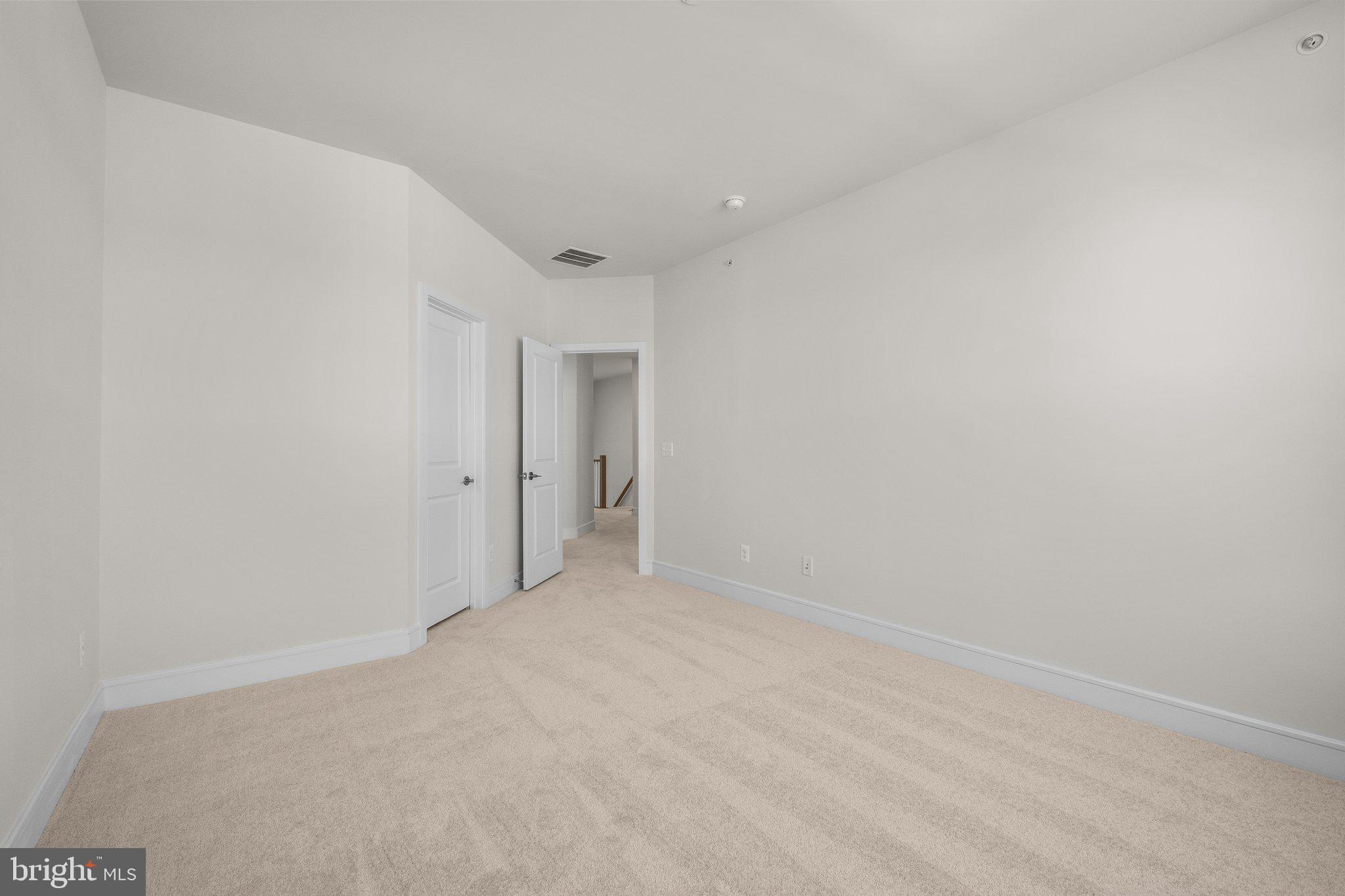 43324 Farringdon Sq
