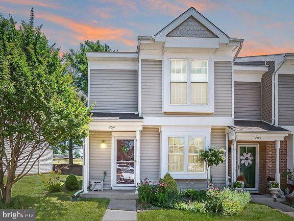 326 LANCASTER SQ #326