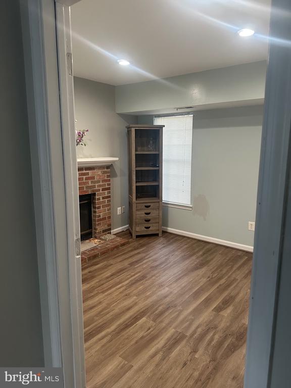 326 LANCASTER SQ #326