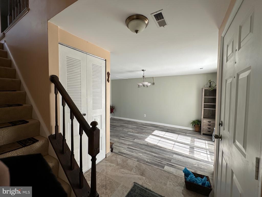 326 LANCASTER SQ #326