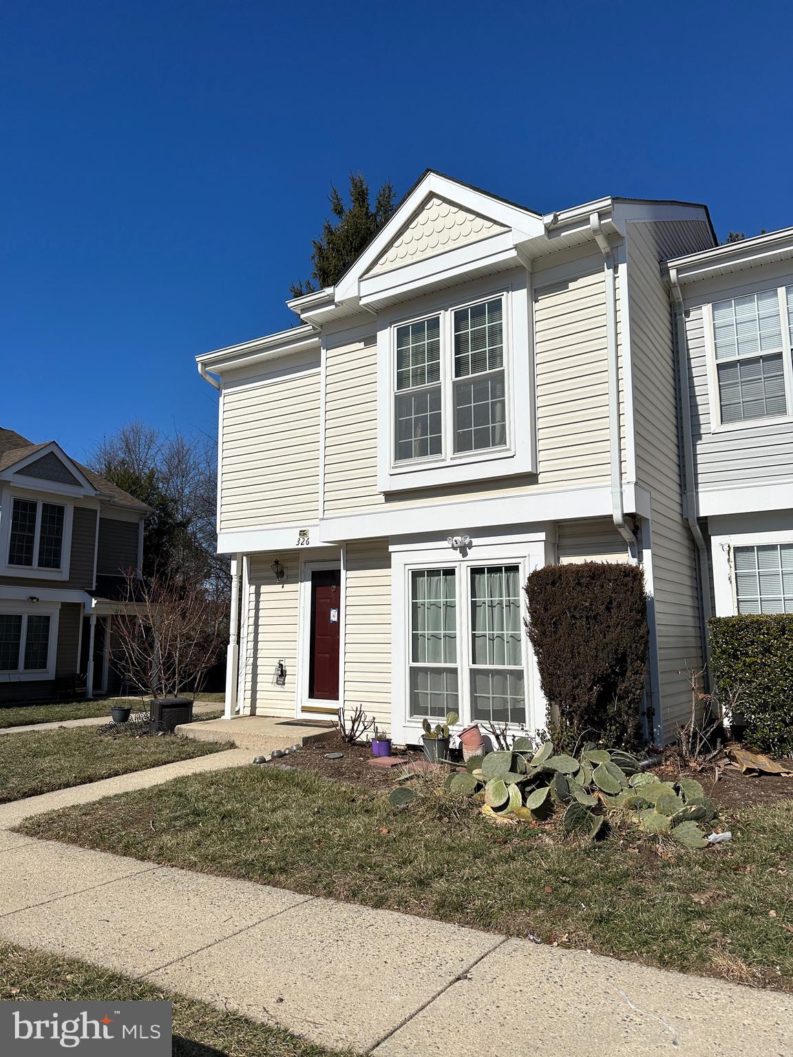 326 LANCASTER SQ #326