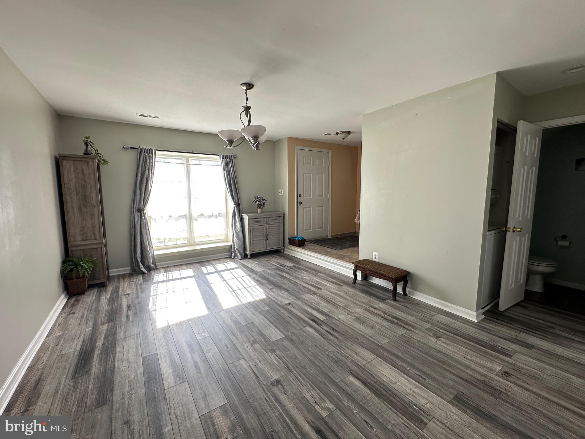 326 LANCASTER SQ #326