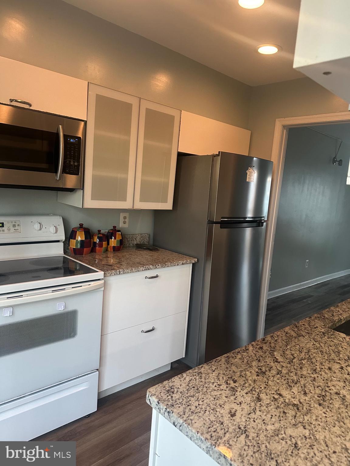 326 LANCASTER SQ #326