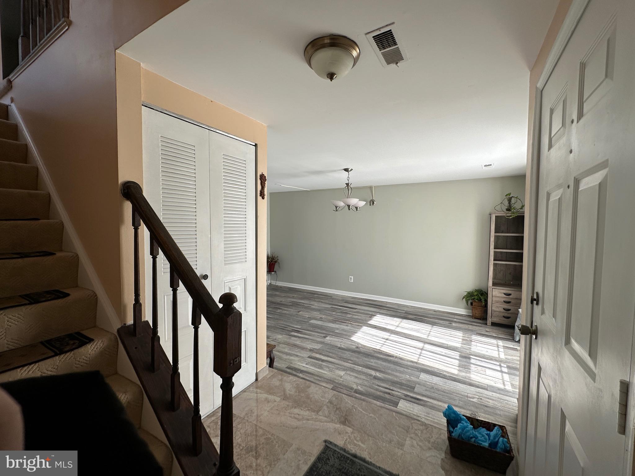 326 LANCASTER SQ #326