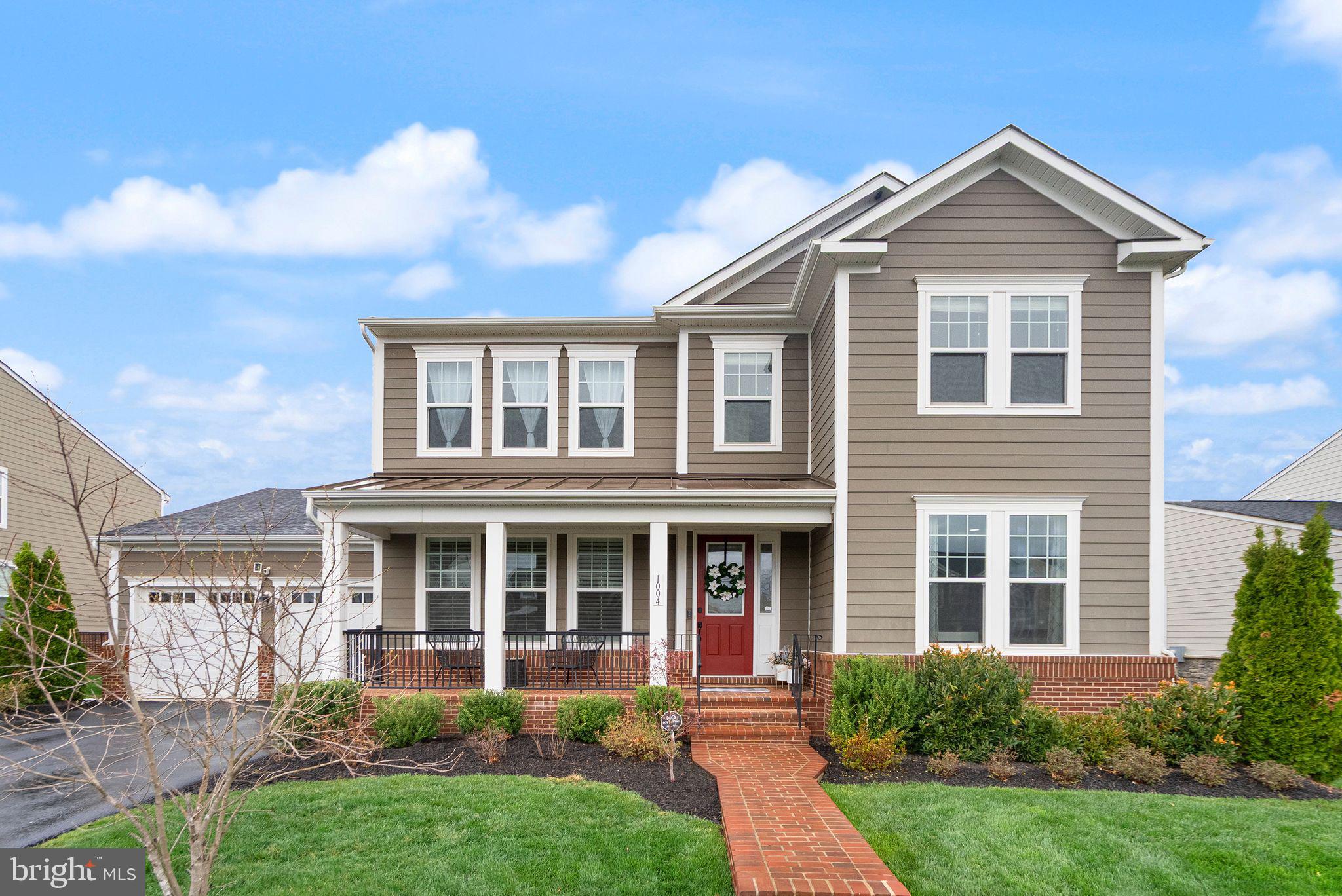 1004 Akan St SE