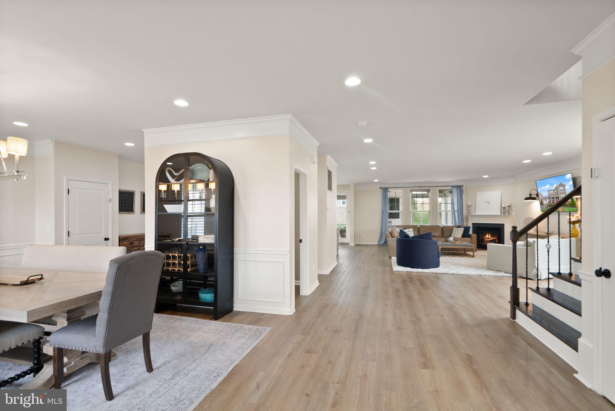 1004 Akan St SE