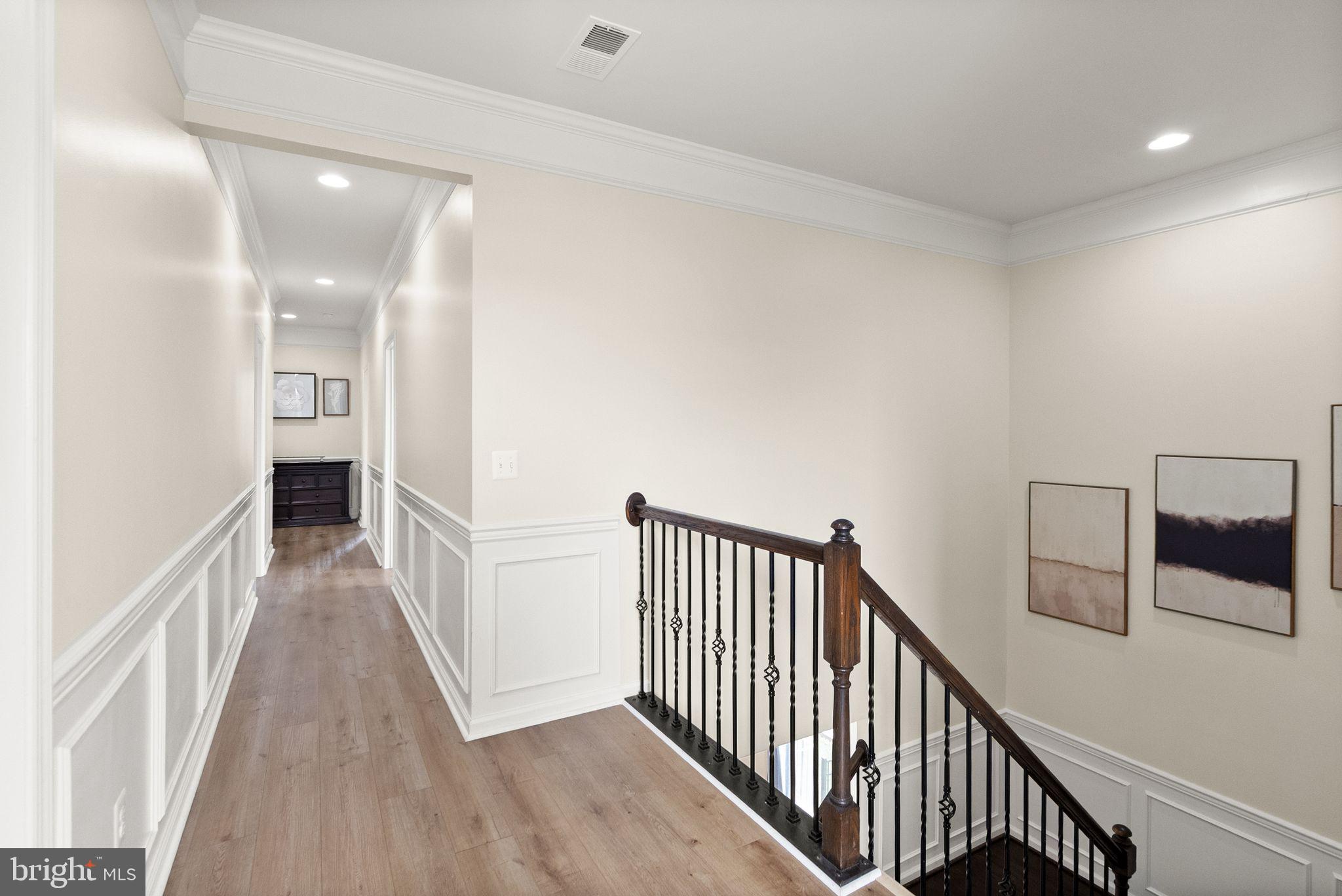 1004 Akan St SE