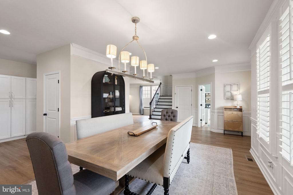 1004 Akan St SE