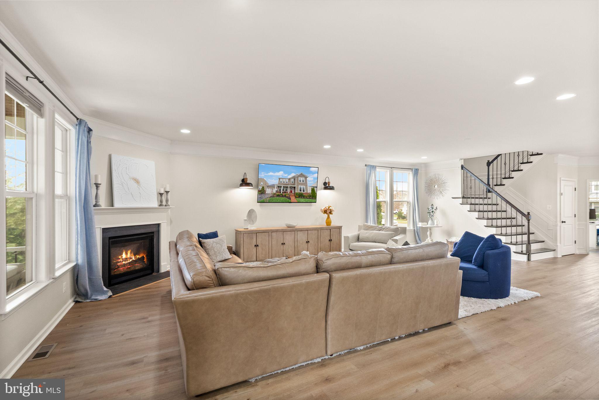 1004 Akan St SE