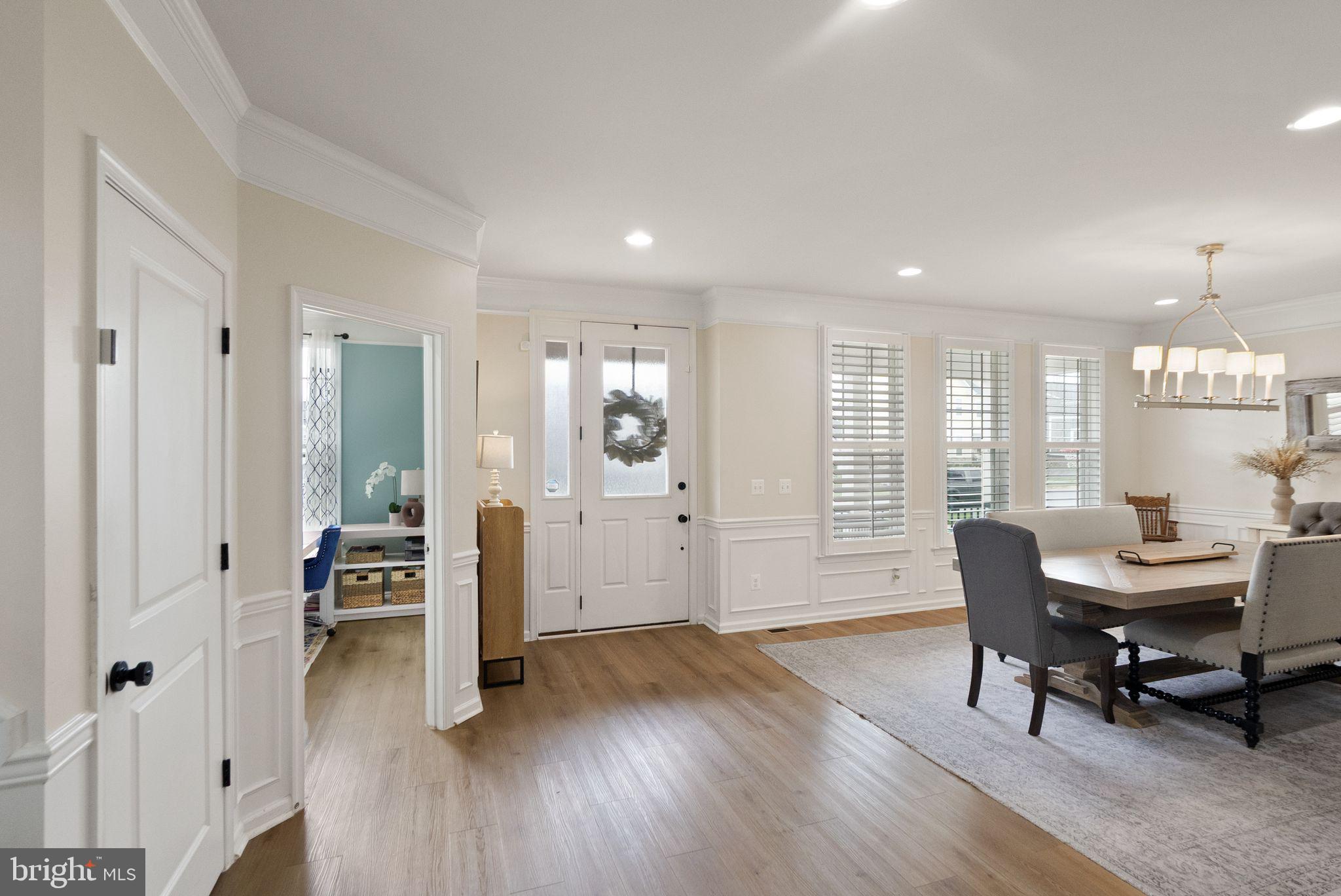 1004 Akan St SE