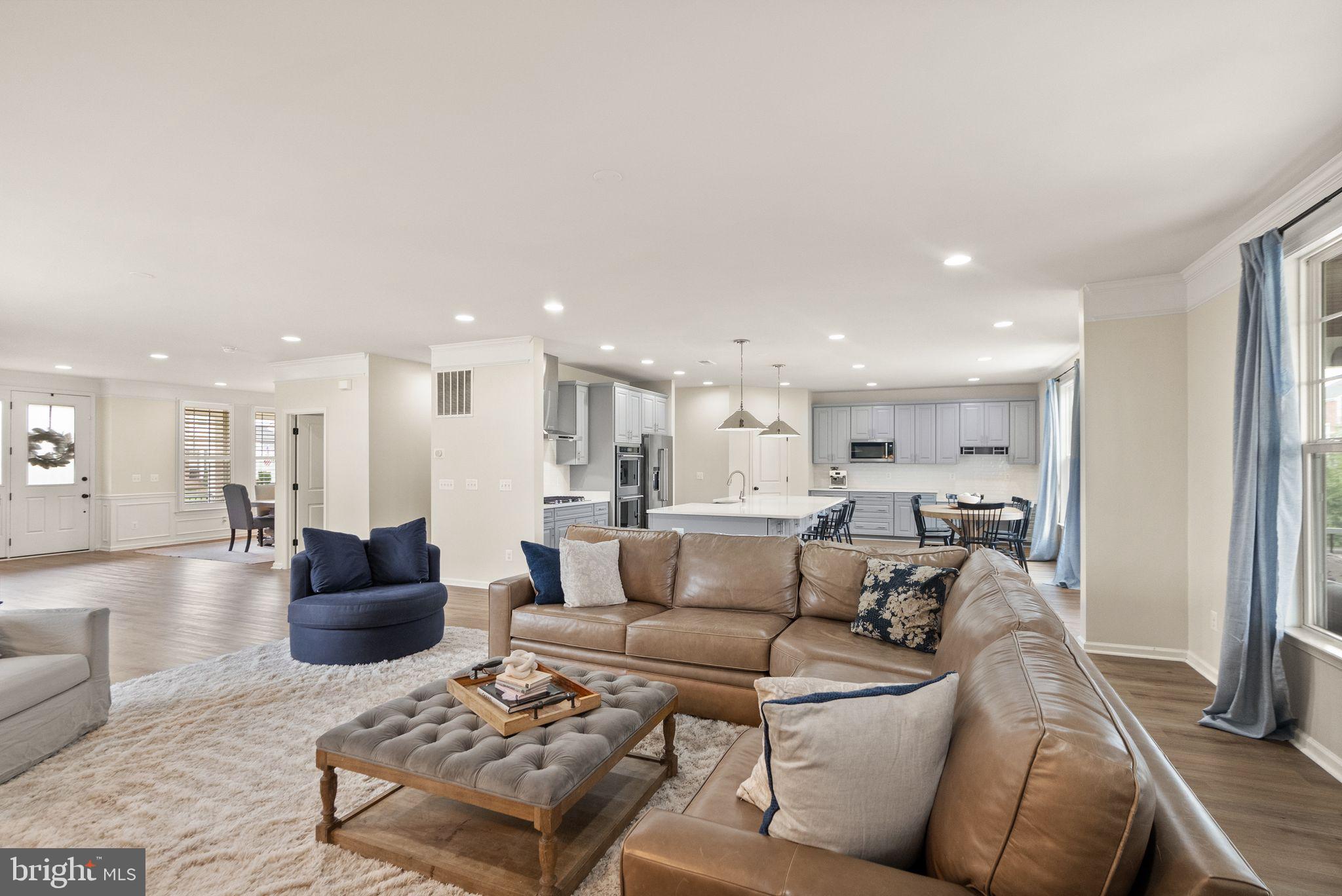 1004 Akan St SE