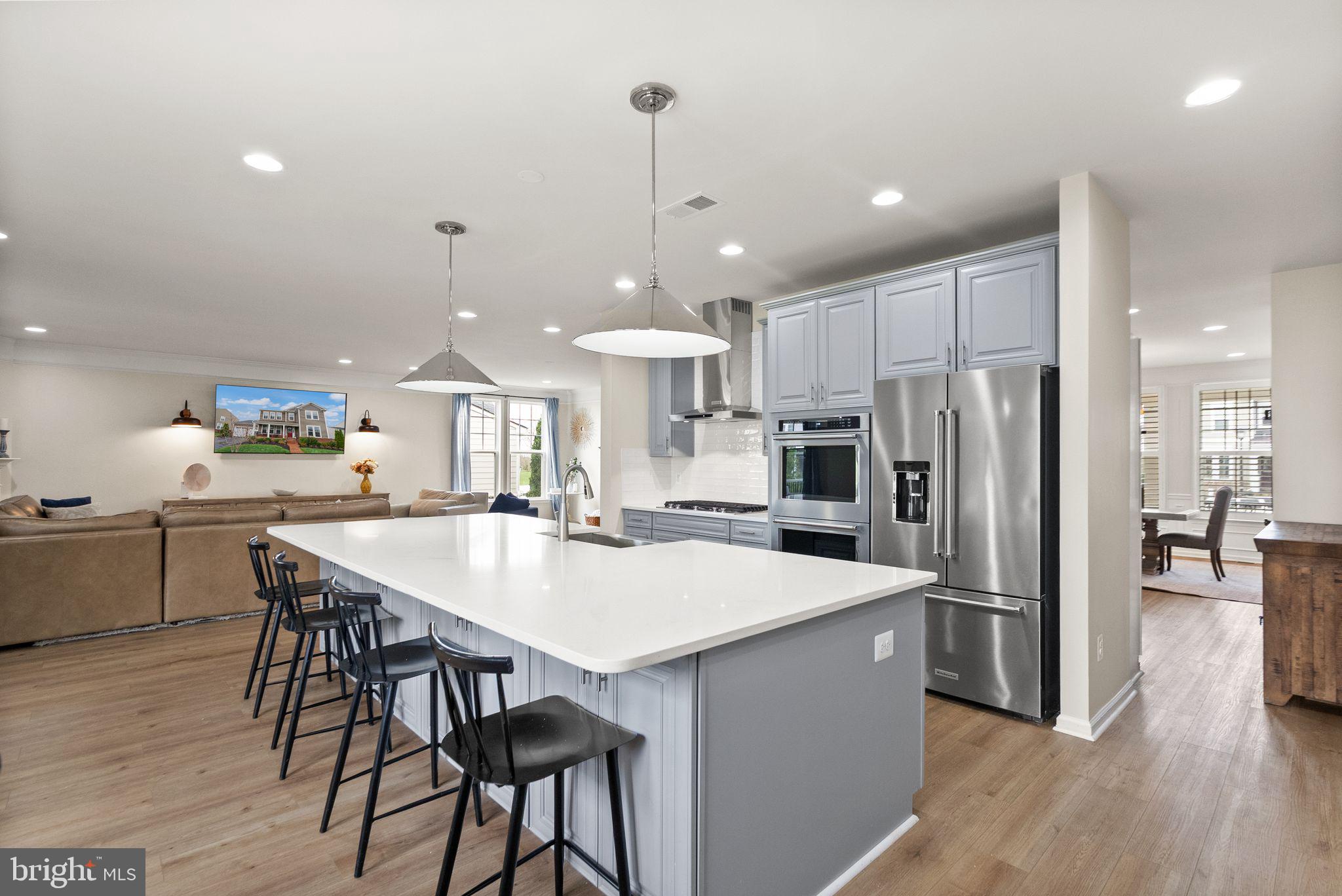 1004 Akan St SE