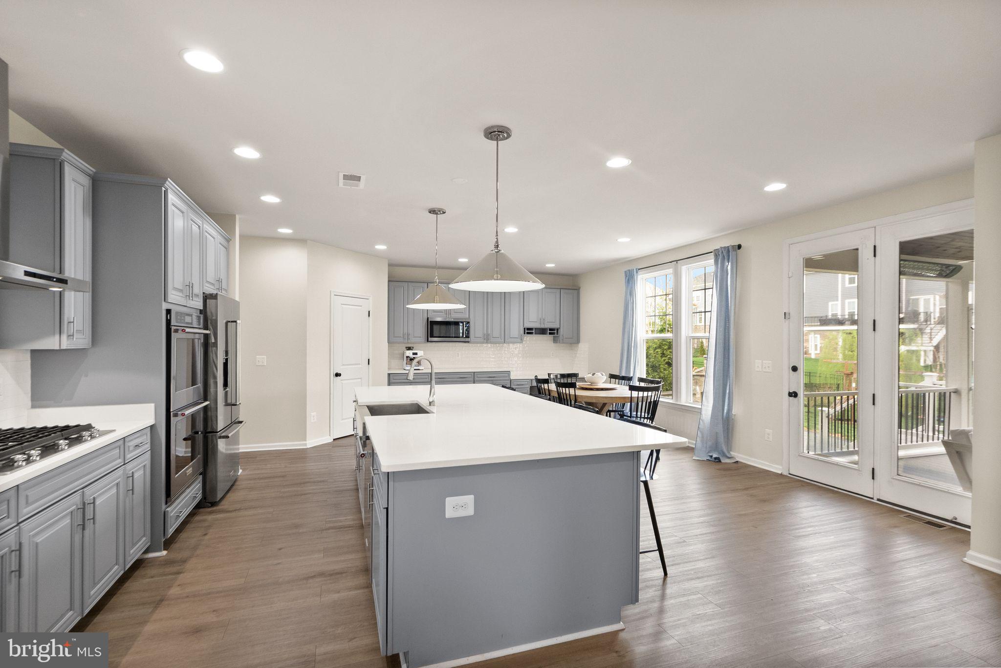 1004 Akan St SE