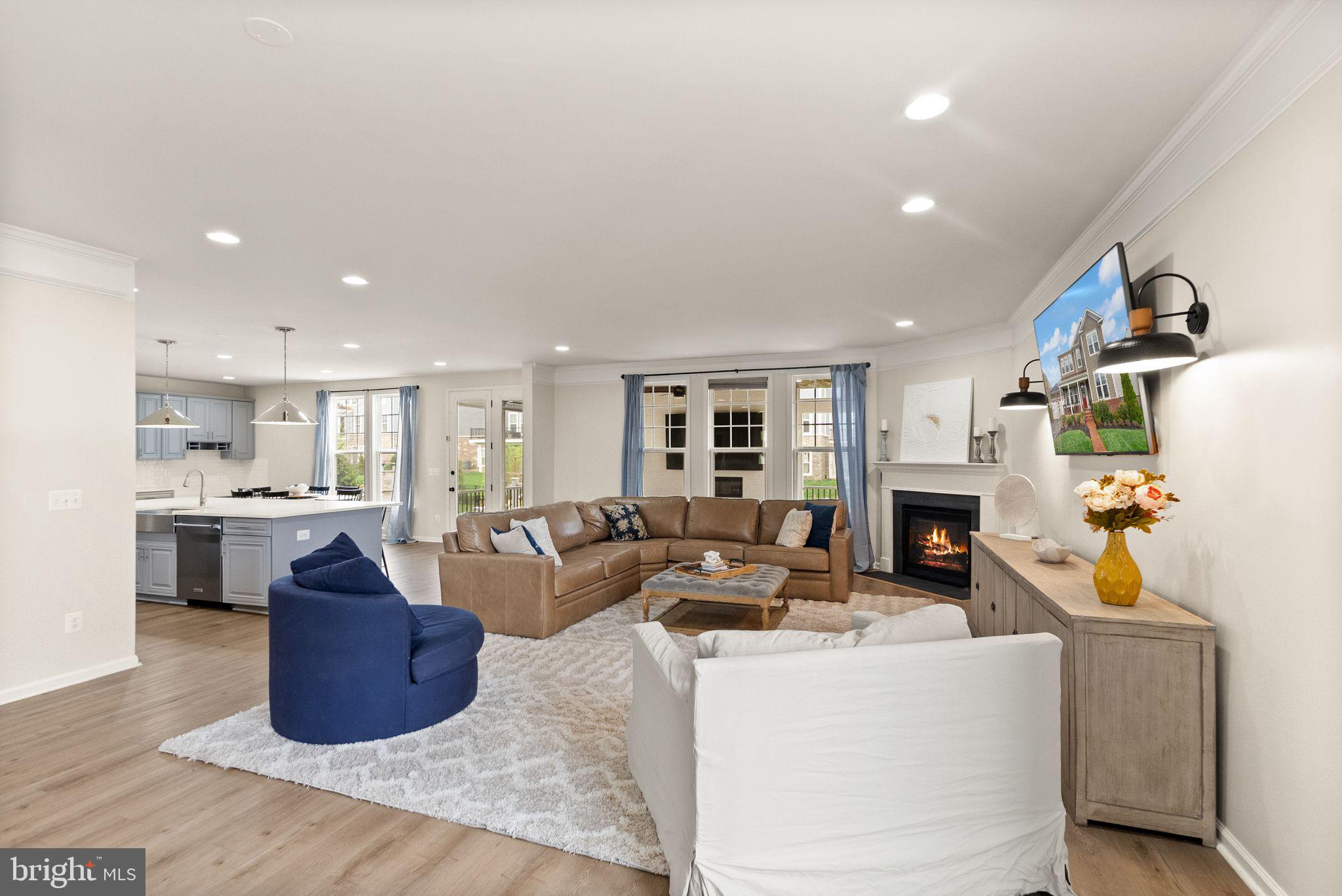 1004 Akan St SE