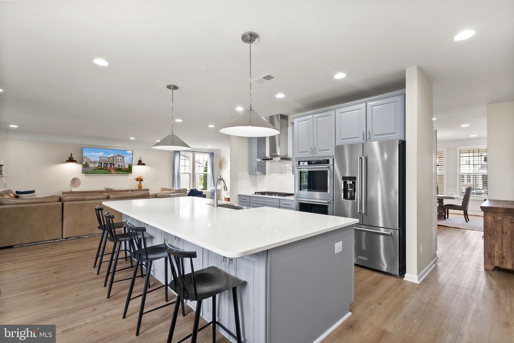 1004 Akan St SE