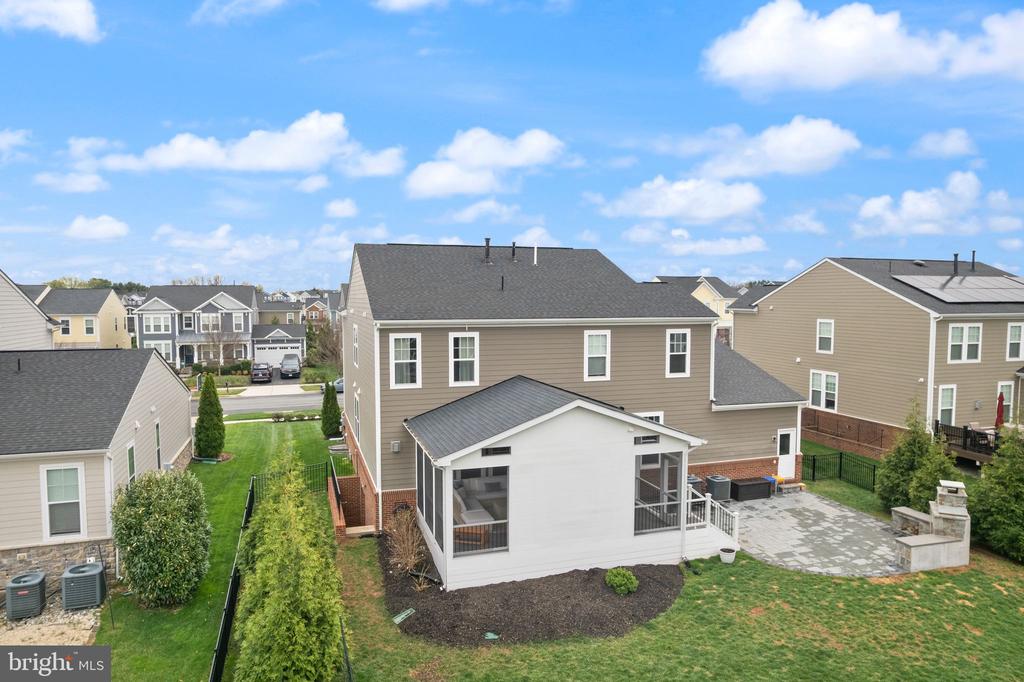 1004 Akan St SE