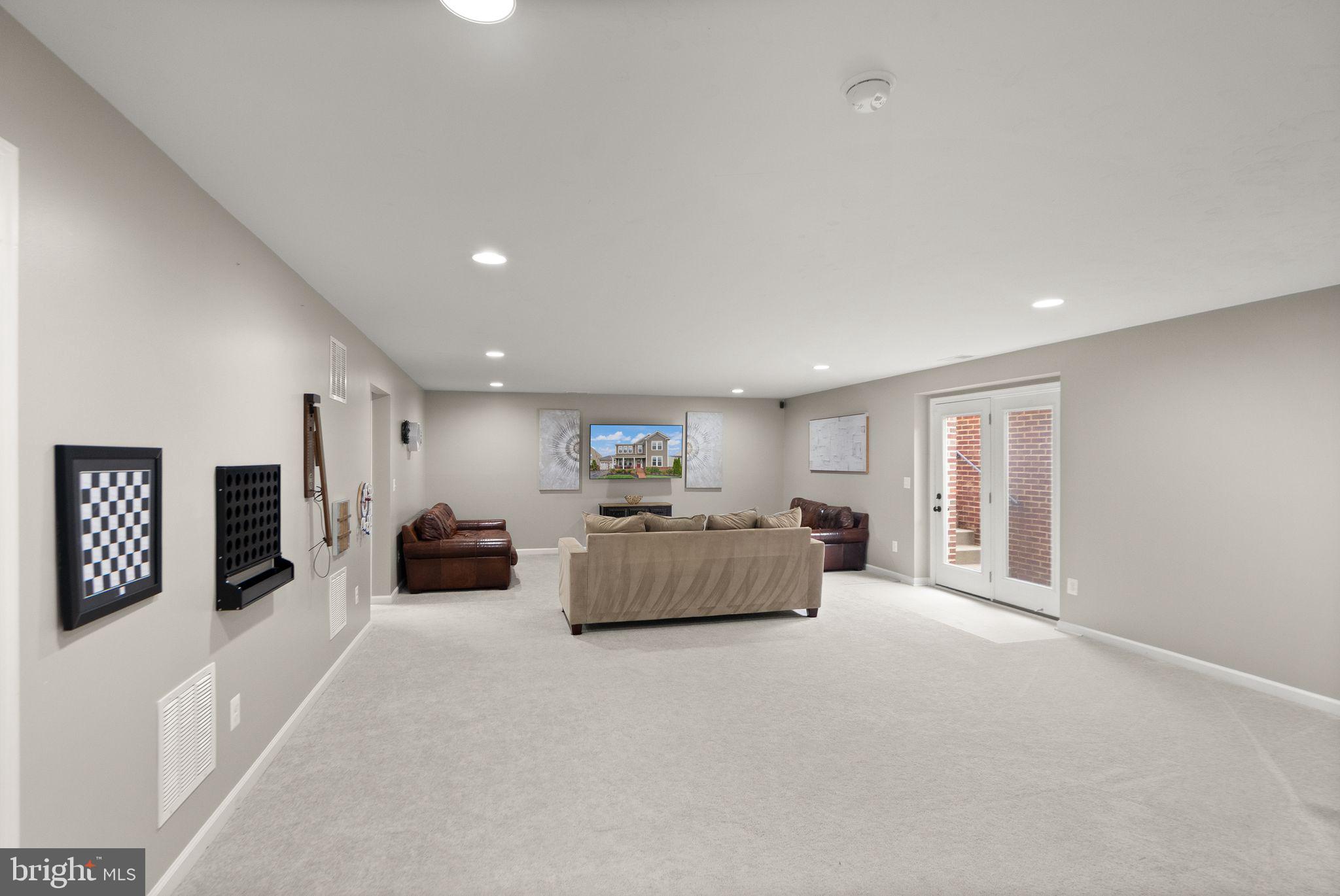 1004 Akan St SE