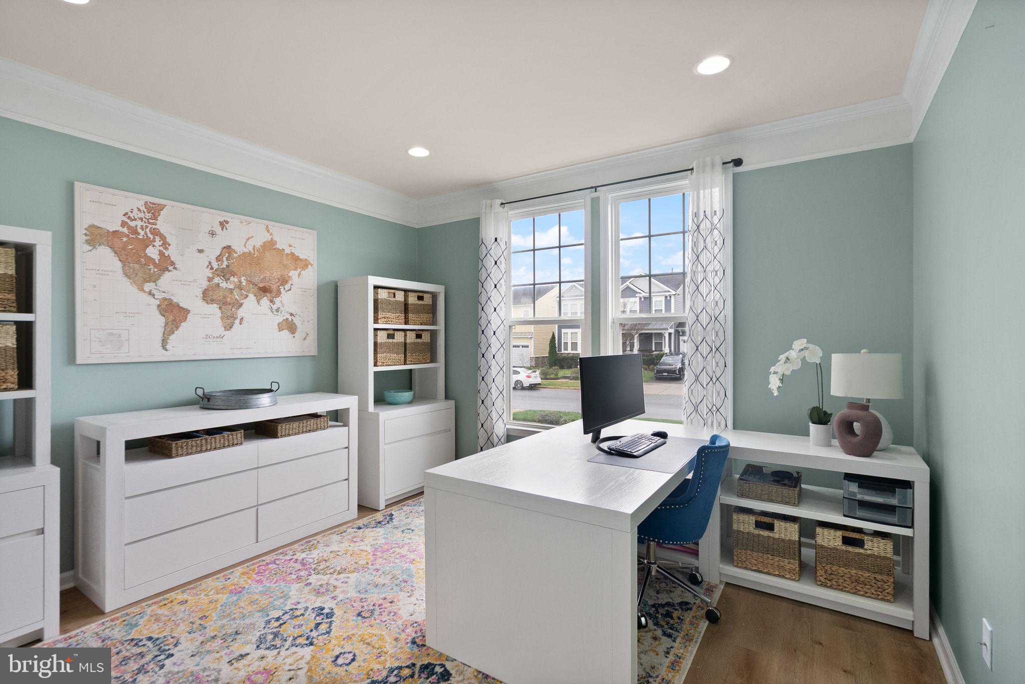 1004 Akan St SE