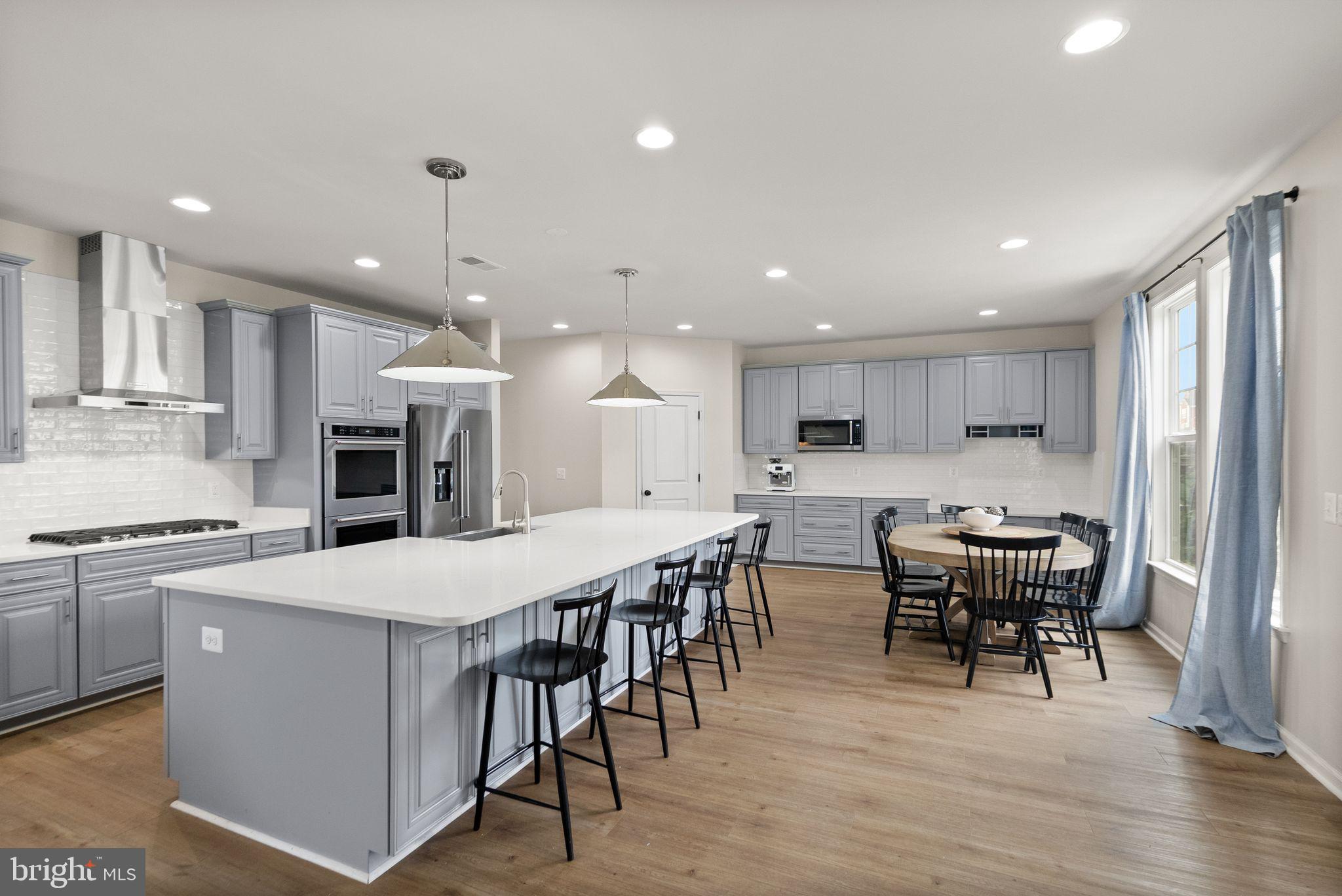 1004 Akan St SE