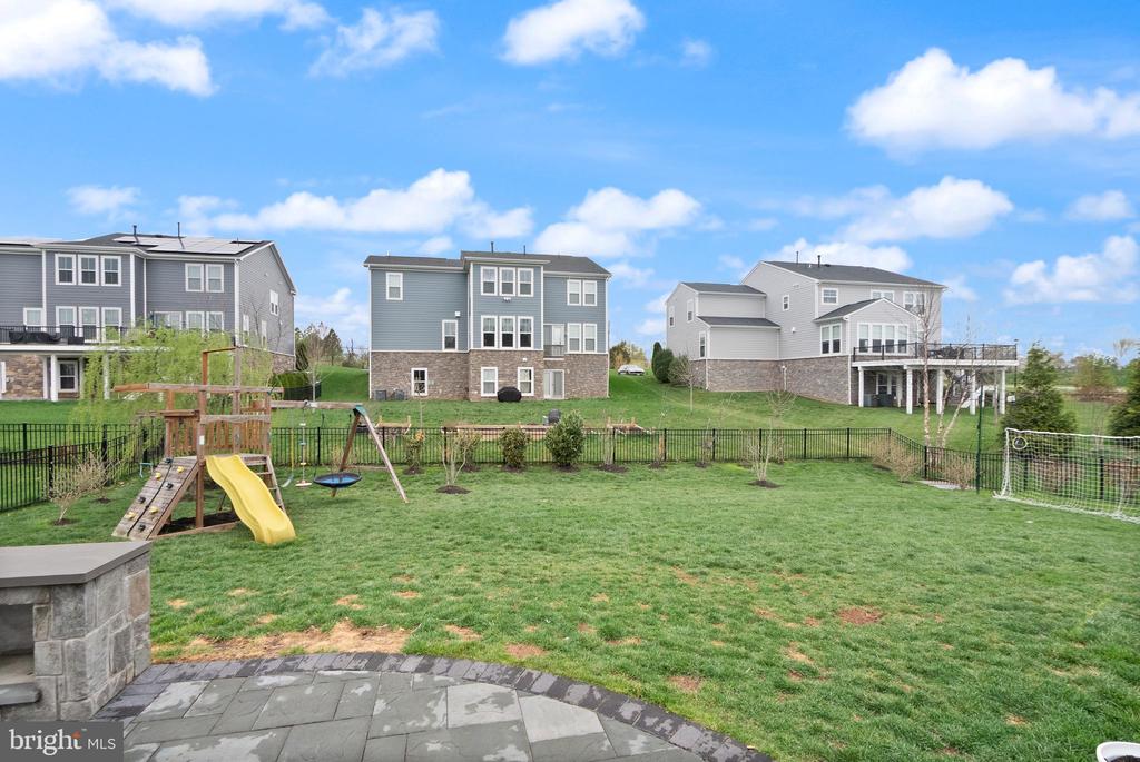 1004 Akan St SE