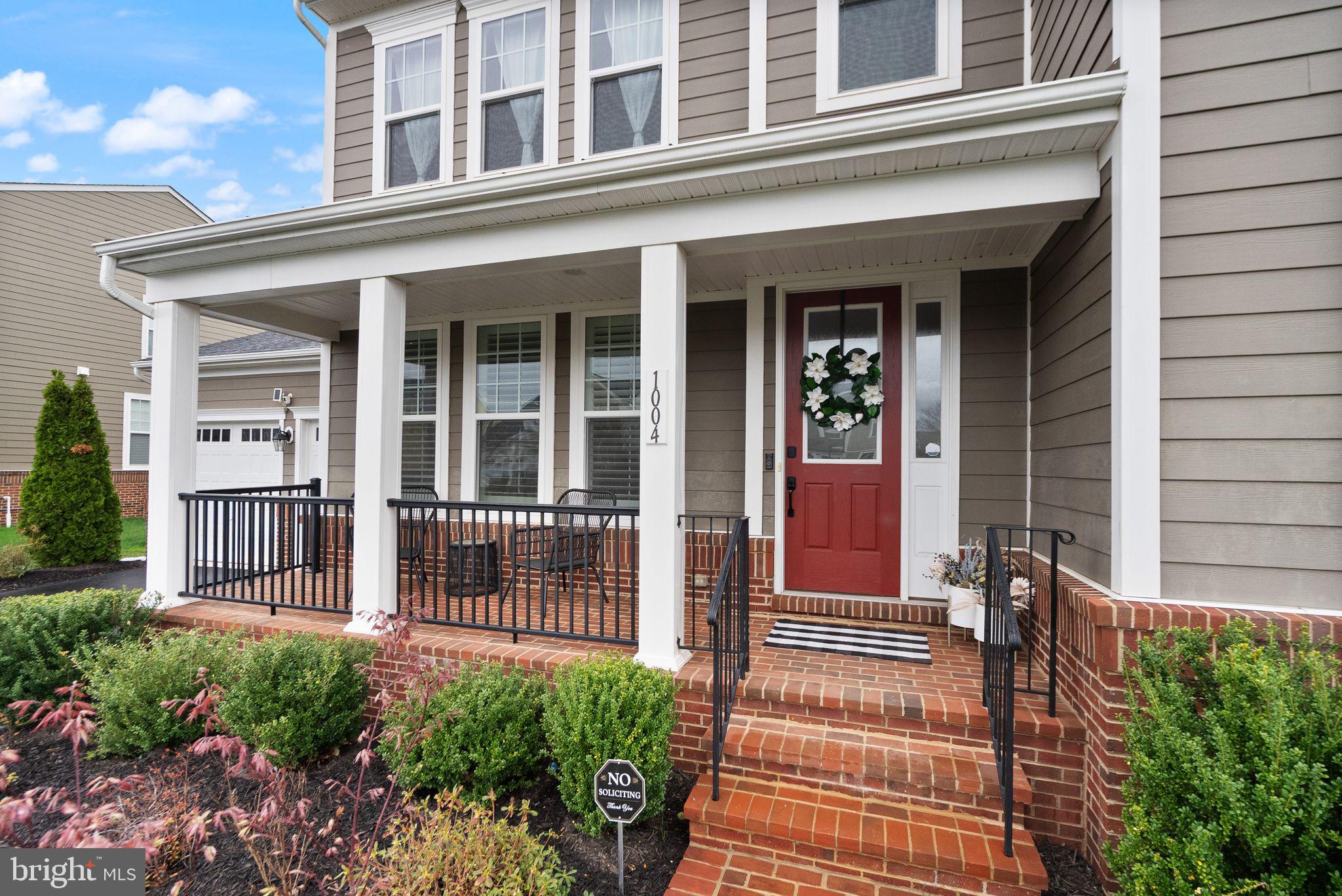 1004 Akan St SE