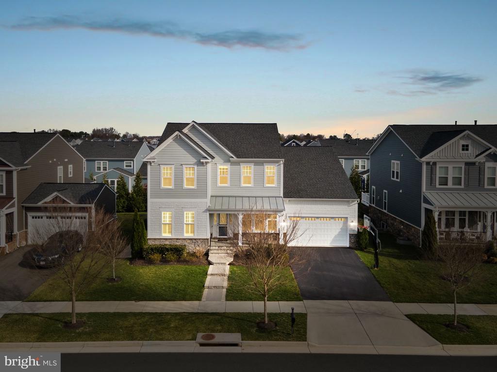 1013 Akan St SE