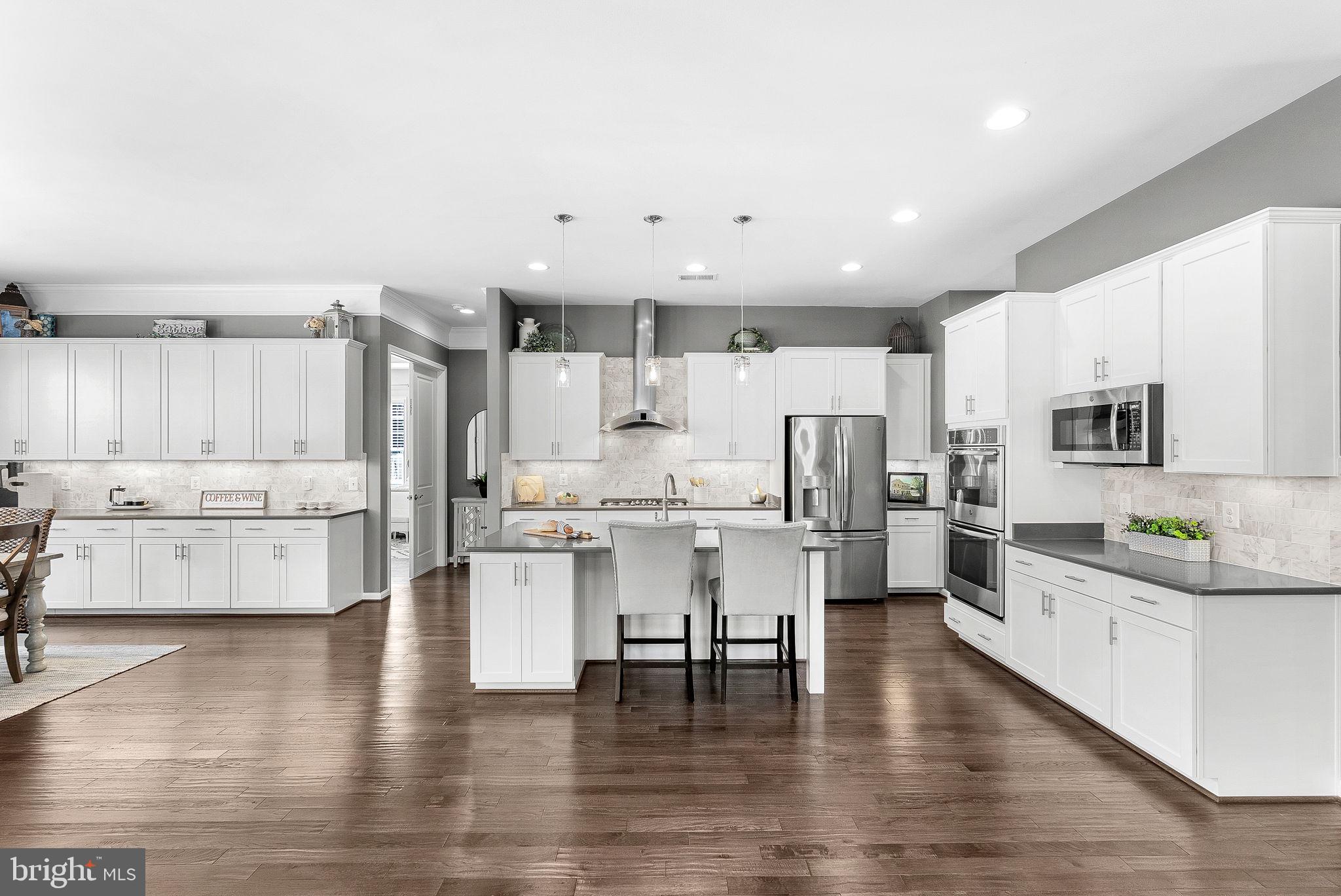 1013 Akan St SE